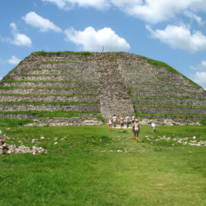 Zona Arqueológica de Izamal